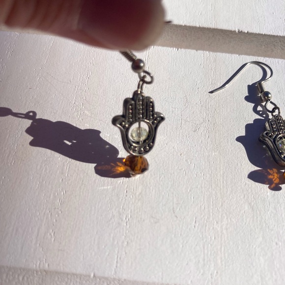 Hamsa Dangle Earrings Silvertone Clear spinner bead fish hook wire 1” - Picture 3 of 3